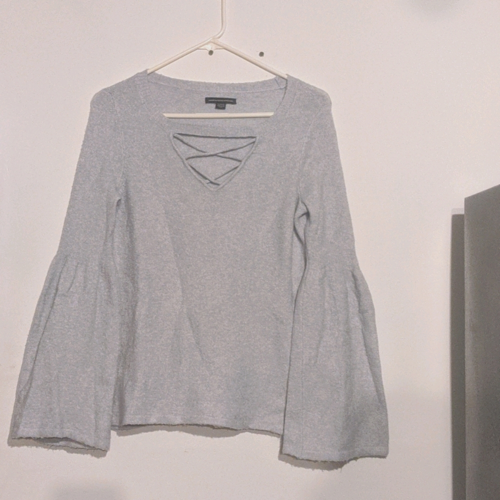 🔥🔥FREE SHIPPING 🔥🔥AEO bell sleeve sweater